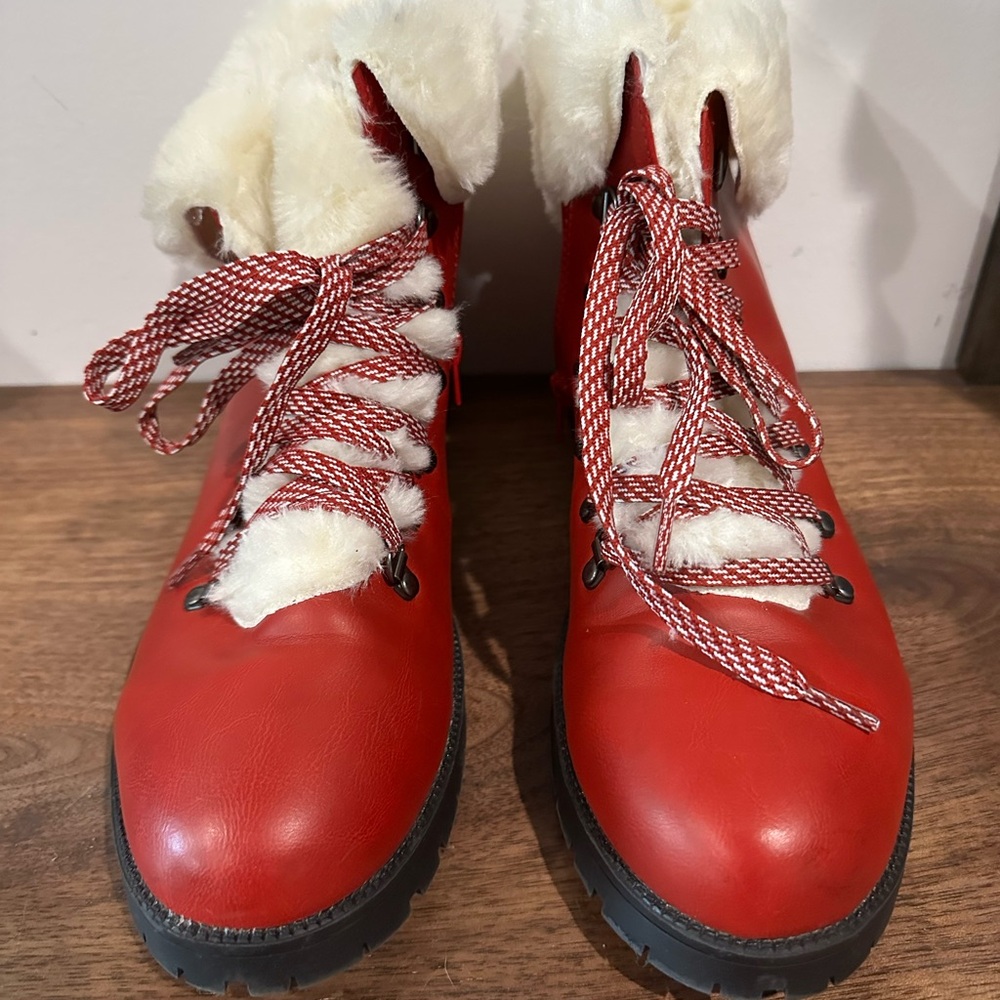 Comfortview Red and White Fur-Lined Boots